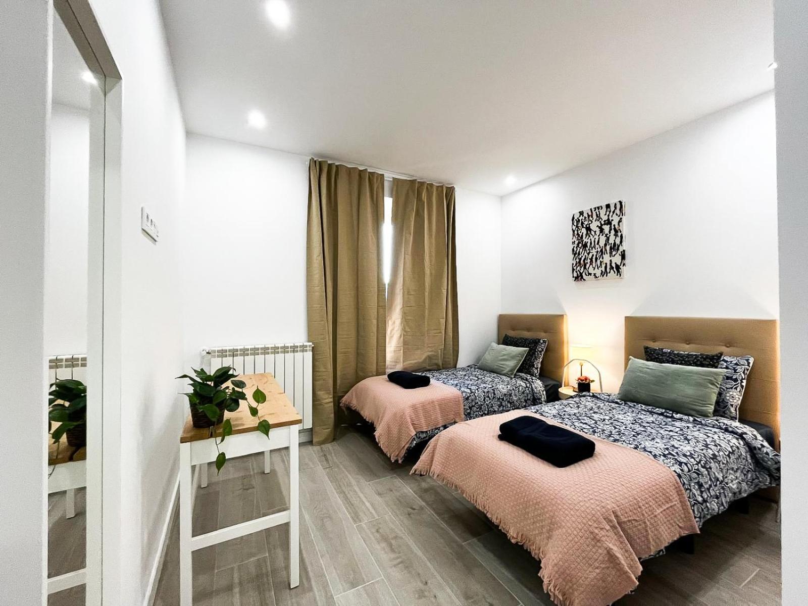 Madrid Private Rooms - Ferrer Bagian luar foto